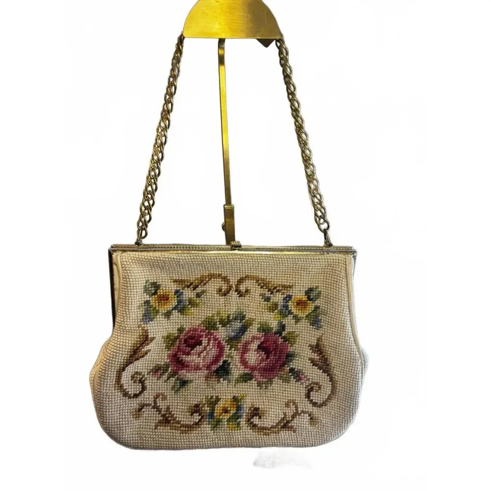 Vintage 1960s Wool Needlepoint Floral Purse w/ Chain Strap